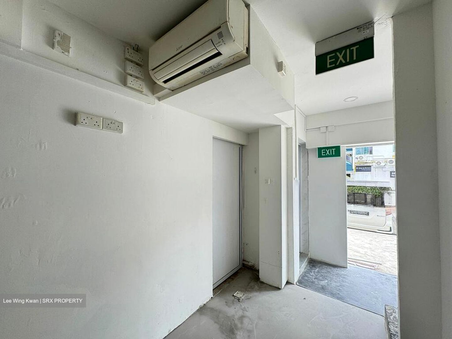 Toa Payoh Central (D12), Shop House #496339241